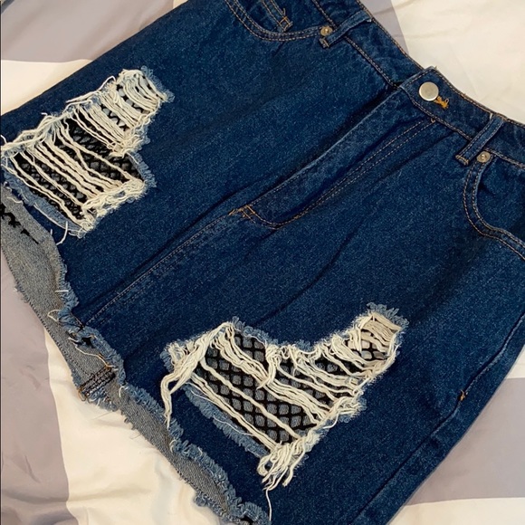 Dolls kill distressed jean skirt - Picture 3 of 4